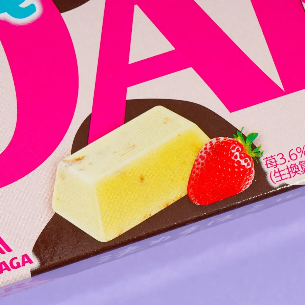 Dars White Chocolate - Crunchy Strawberry