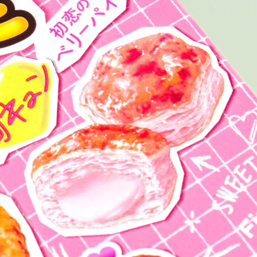 Lotte Pai no Mi Pastries - Berry Pie Chocolate