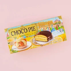 Lotte Yukari no Land Choco Pie - Lemon Custard Petit Choux