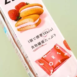 Lotte Zero Sugar-Free Cake Snacks - Sweet and Sour Strawberries