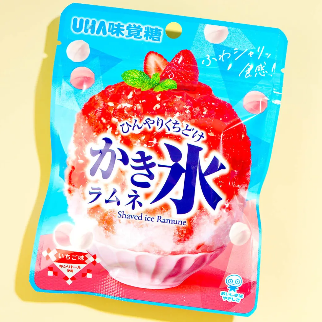 UHA Mikakuto Shaved Ice Ramune Candy - Strawberry
